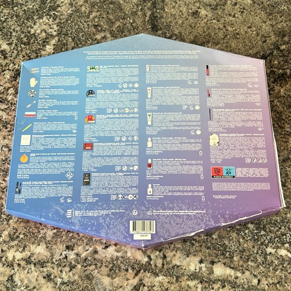 Sephora 2024 Moving Lights Adventure Calendar - Picture 3 of 7